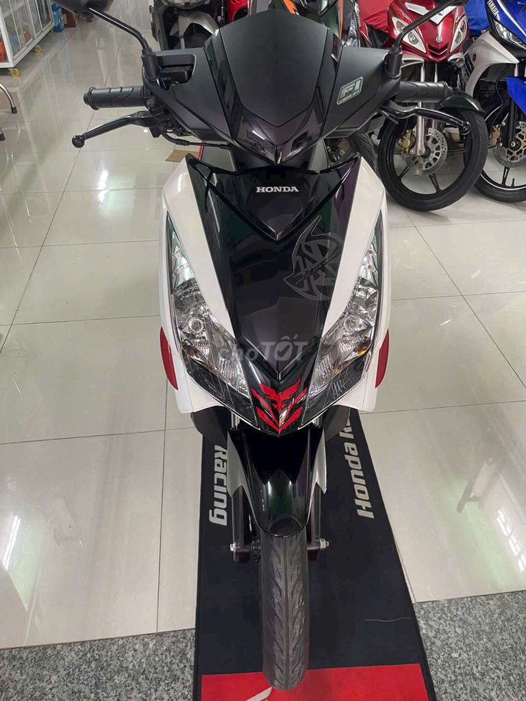 Honda Air Blade 2011 - ảnh 1