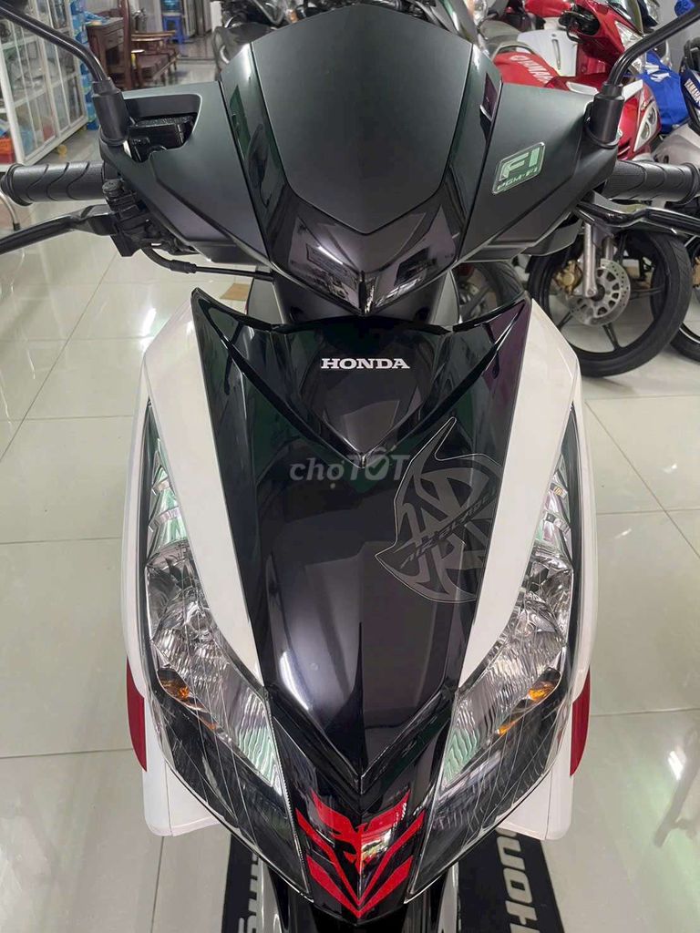 Honda Air Blade 2011 - ảnh 2