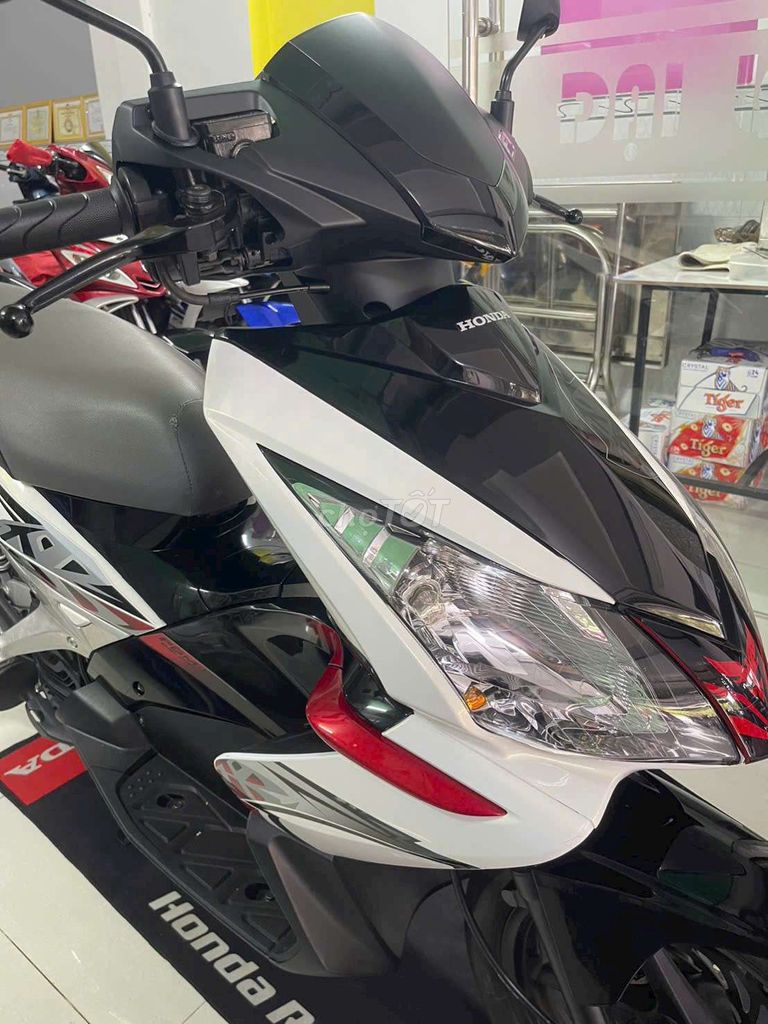 Honda Air Blade 2011 - ảnh 3