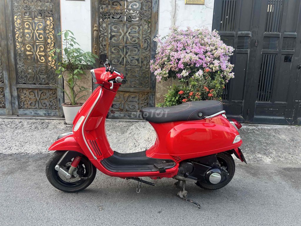 Piaggio Vespa 2011 - ảnh 1