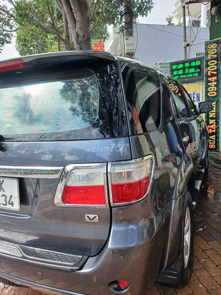 Toyota Fortuner 2009 - ảnh 3
