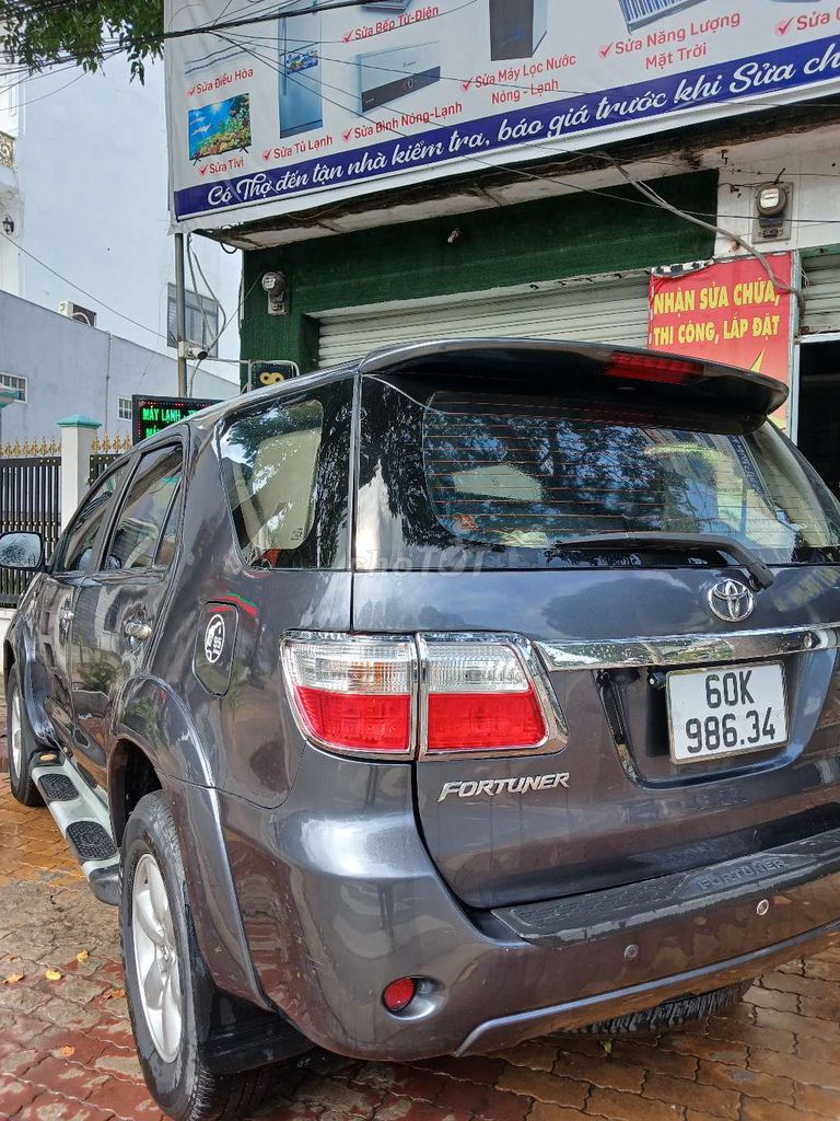 Toyota Fortuner 2009 - ảnh 4