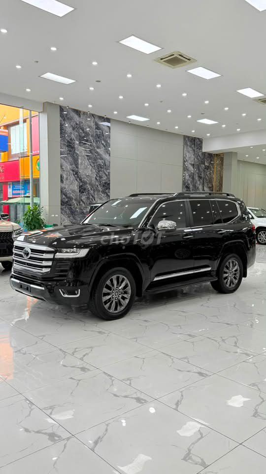 Toyota Land Cruiser LC300 2022 - ảnh 3