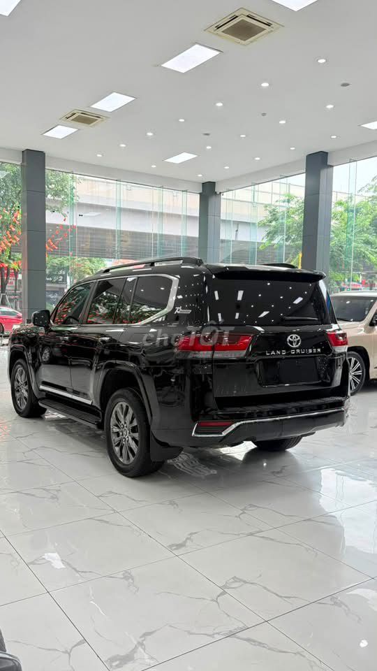Toyota Land Cruiser LC300 2022 - ảnh 4