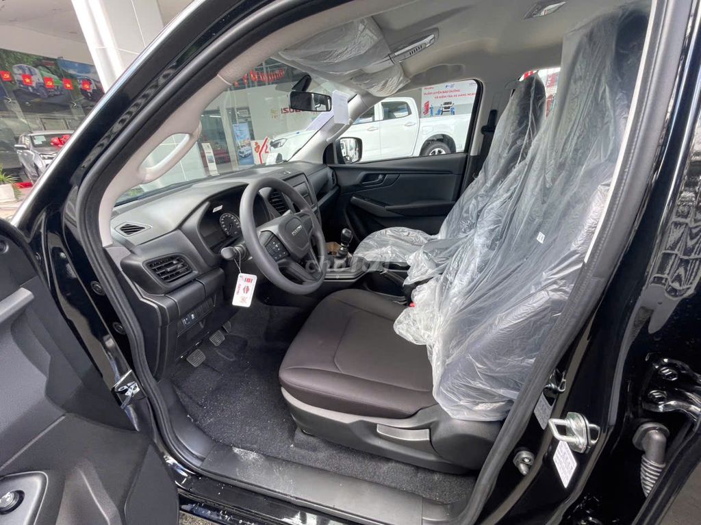 Isuzu Dmax - ảnh 2