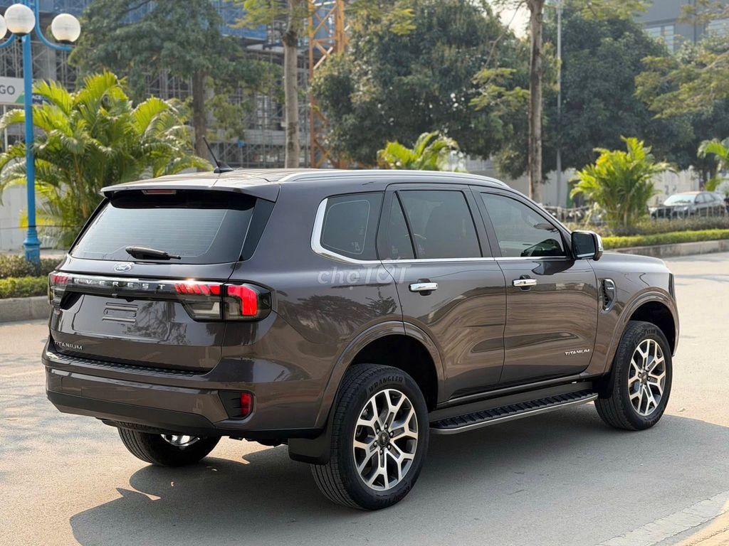 Ford Everest 2025 - ảnh 3