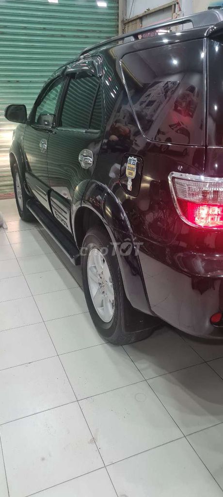 Toyota Fortuner 2010 - ảnh 1