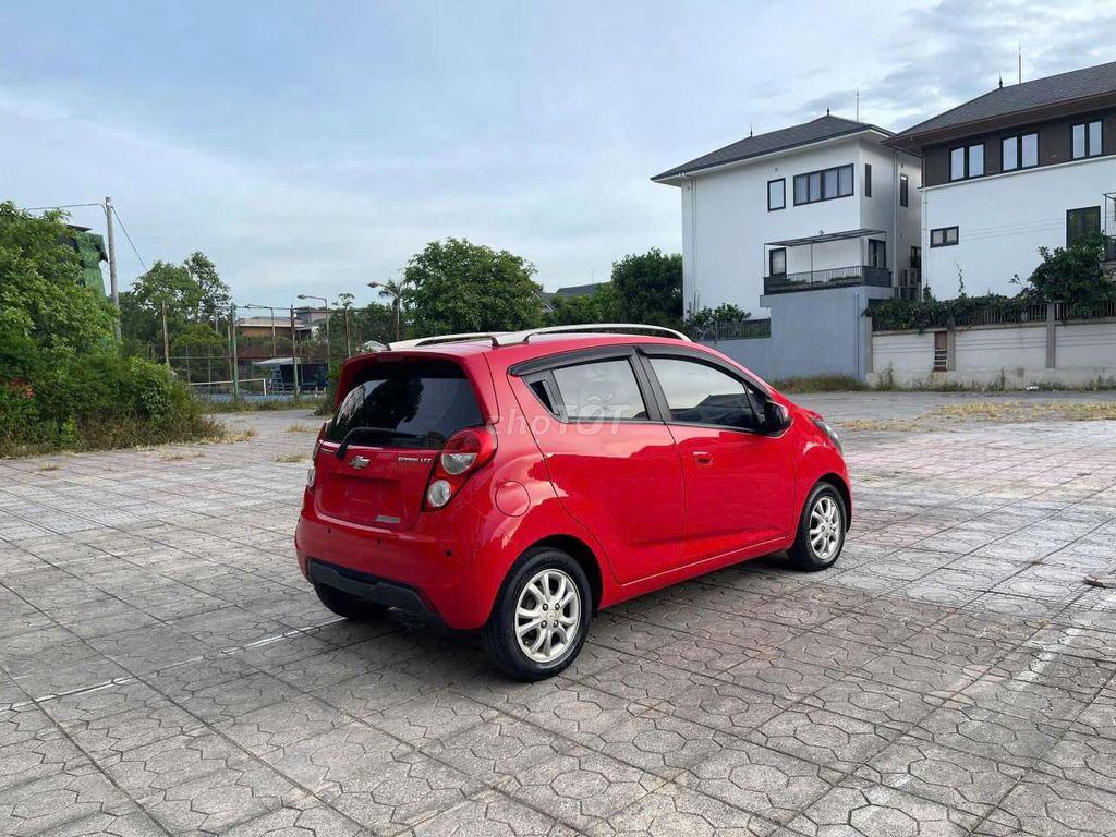Chevrolet Spark - ảnh 3
