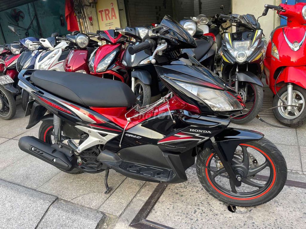 Honda Air Blade 2010 - ảnh 2