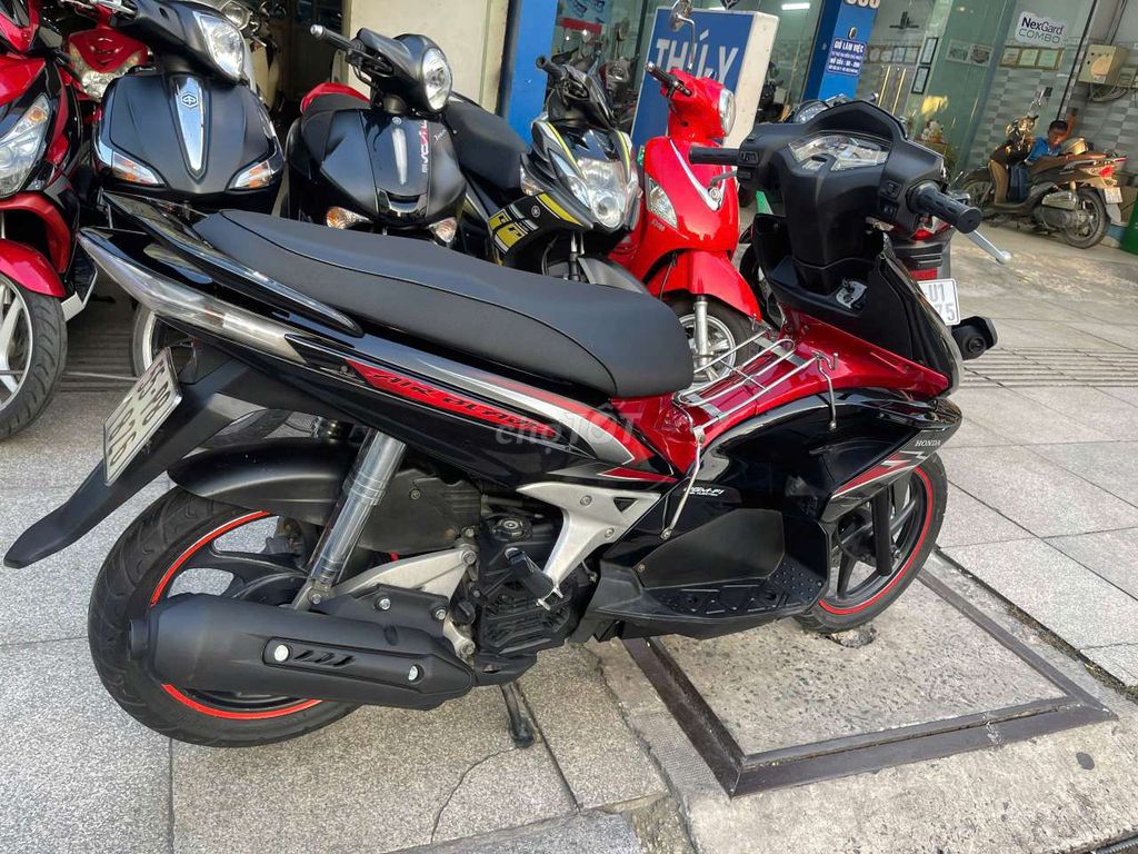 Honda Air Blade 2010 - ảnh 3