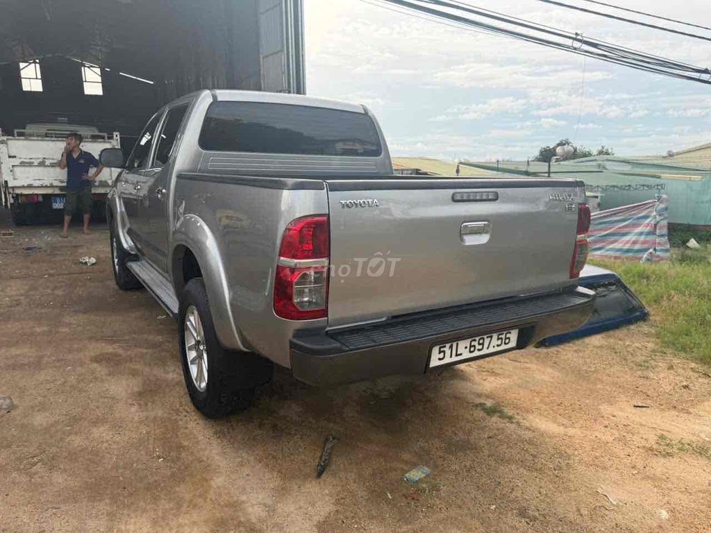 Toyota Hilux 2014 - ảnh 2