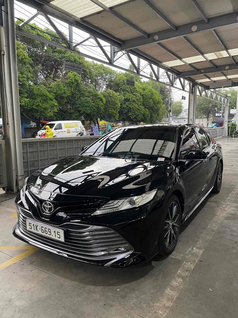 Toyota Camry 2.5Q 2020 - ảnh 2