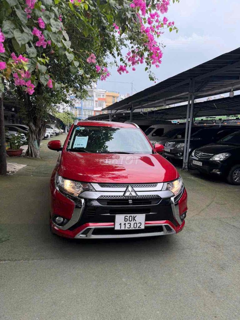Mitsubishi Outlander 2022 - ảnh 1
