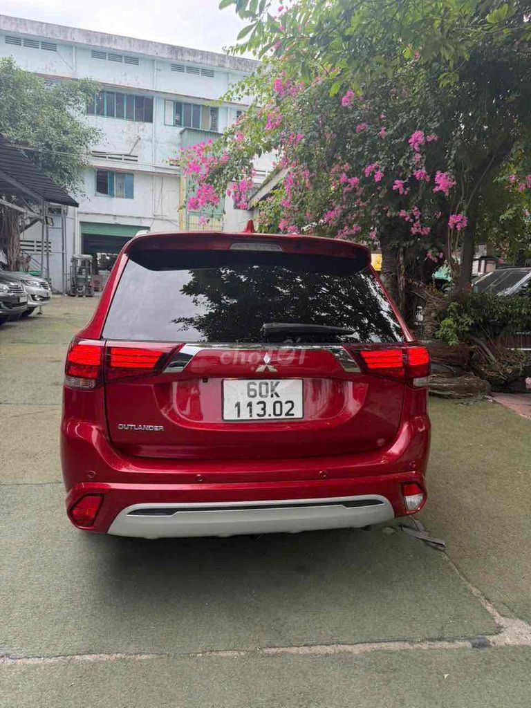 Mitsubishi Outlander 2022 - ảnh 2