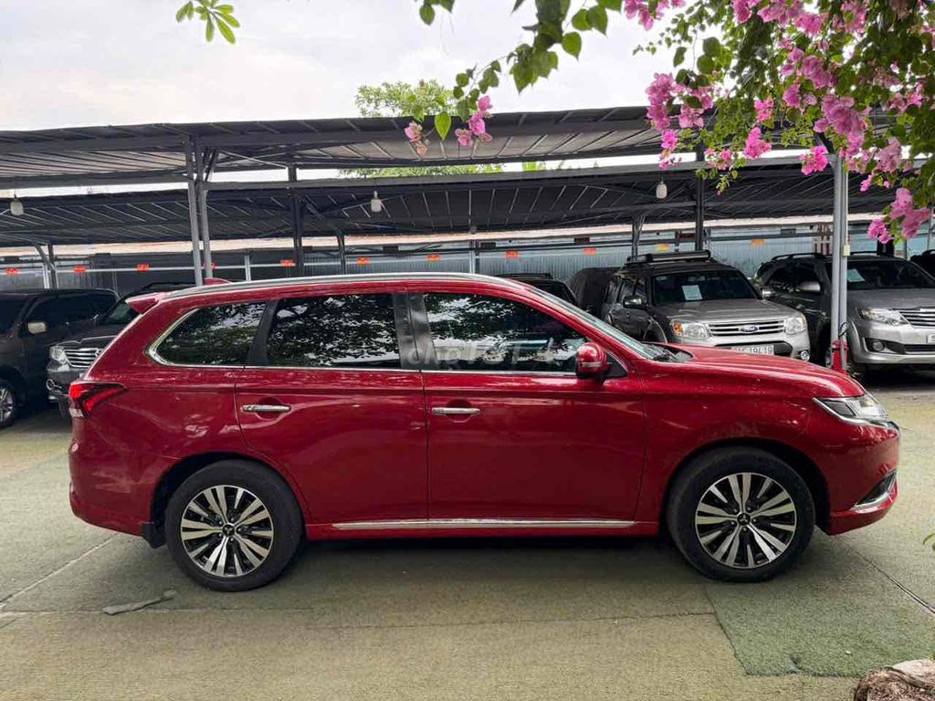 Mitsubishi Outlander 2022 - ảnh 4