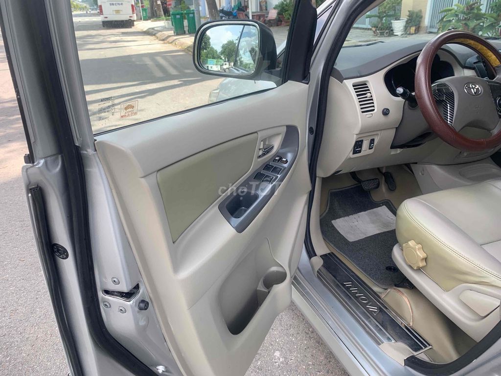 Toyota Innova 2013 - ảnh 3