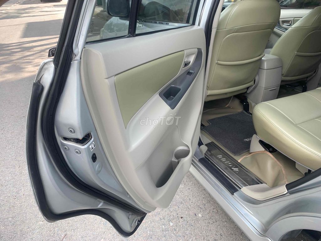 Toyota Innova 2013 - ảnh 4