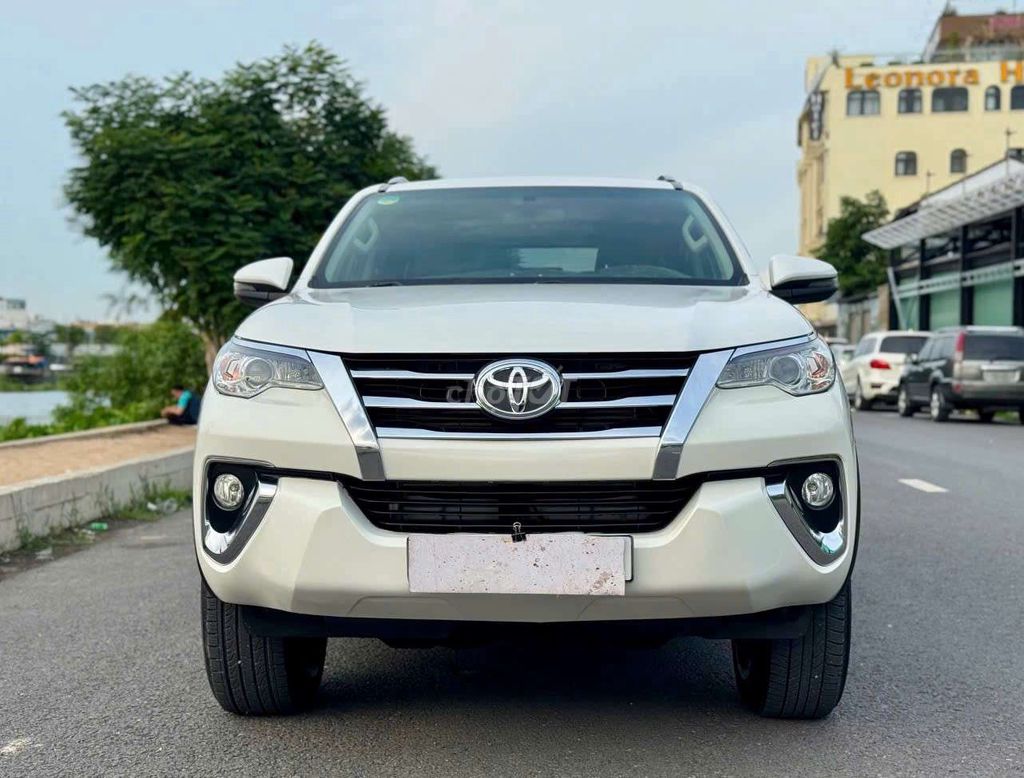 Toyota Fortuner 2.4G 4x2 AT 2019 - ảnh 2