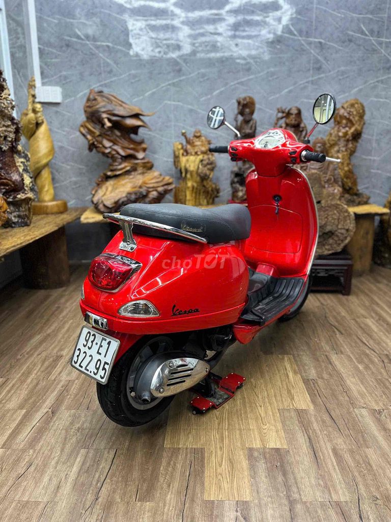 Piaggio Vespa 2012 - ảnh 2