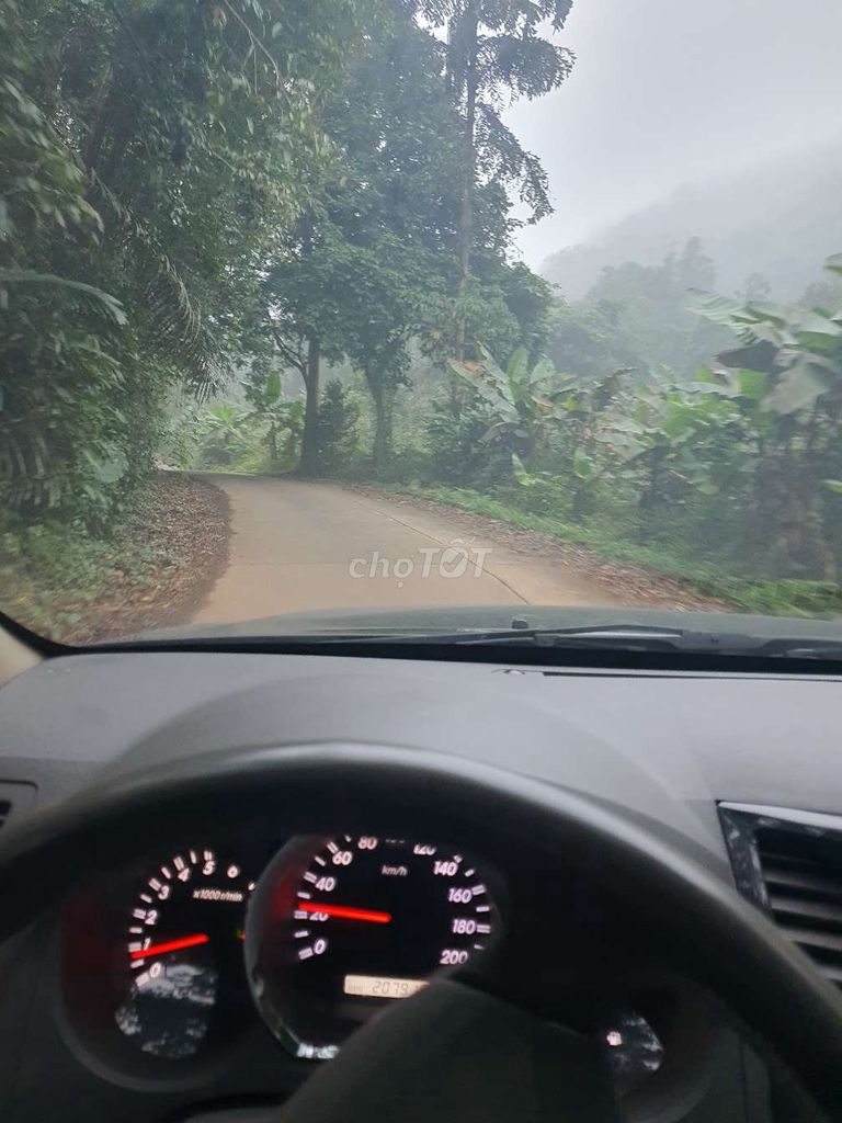 Toyota Fortuner 2011 - ảnh 2