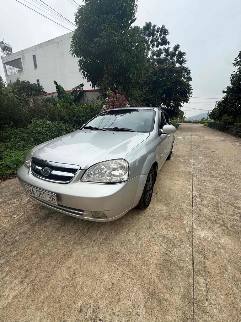 Chevrolet Lacetti 2010 - ảnh 1