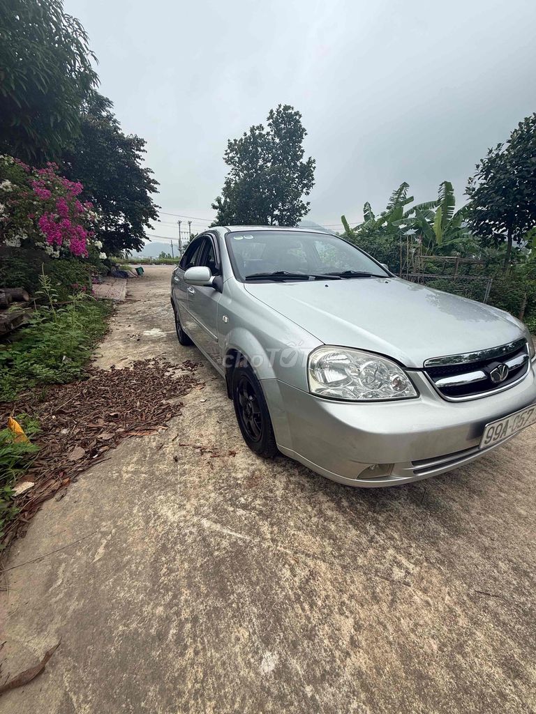 Chevrolet Lacetti 2010 - ảnh 2