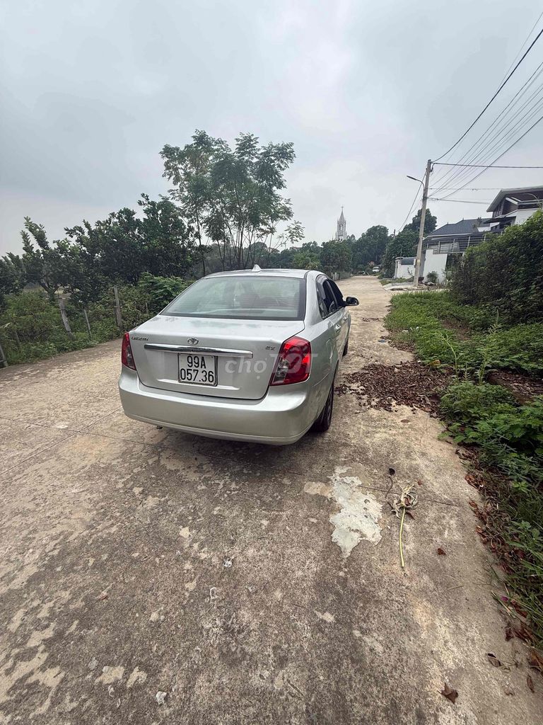Chevrolet Lacetti 2010 - ảnh 4