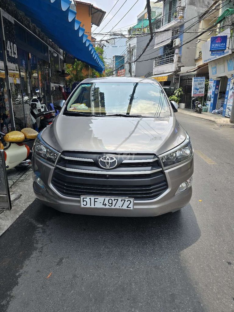 Toyota Innova 2.0E - ảnh 4