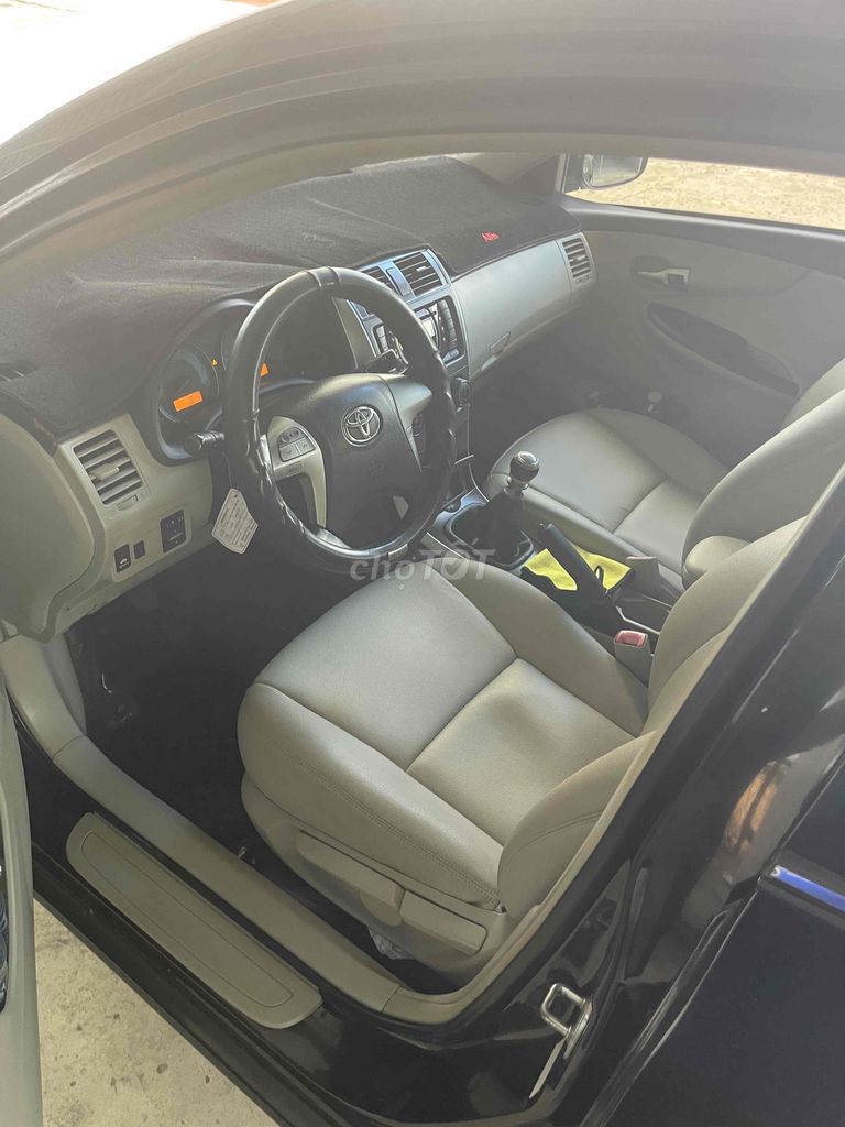 Toyota Corolla Altis 2013 - ảnh 3