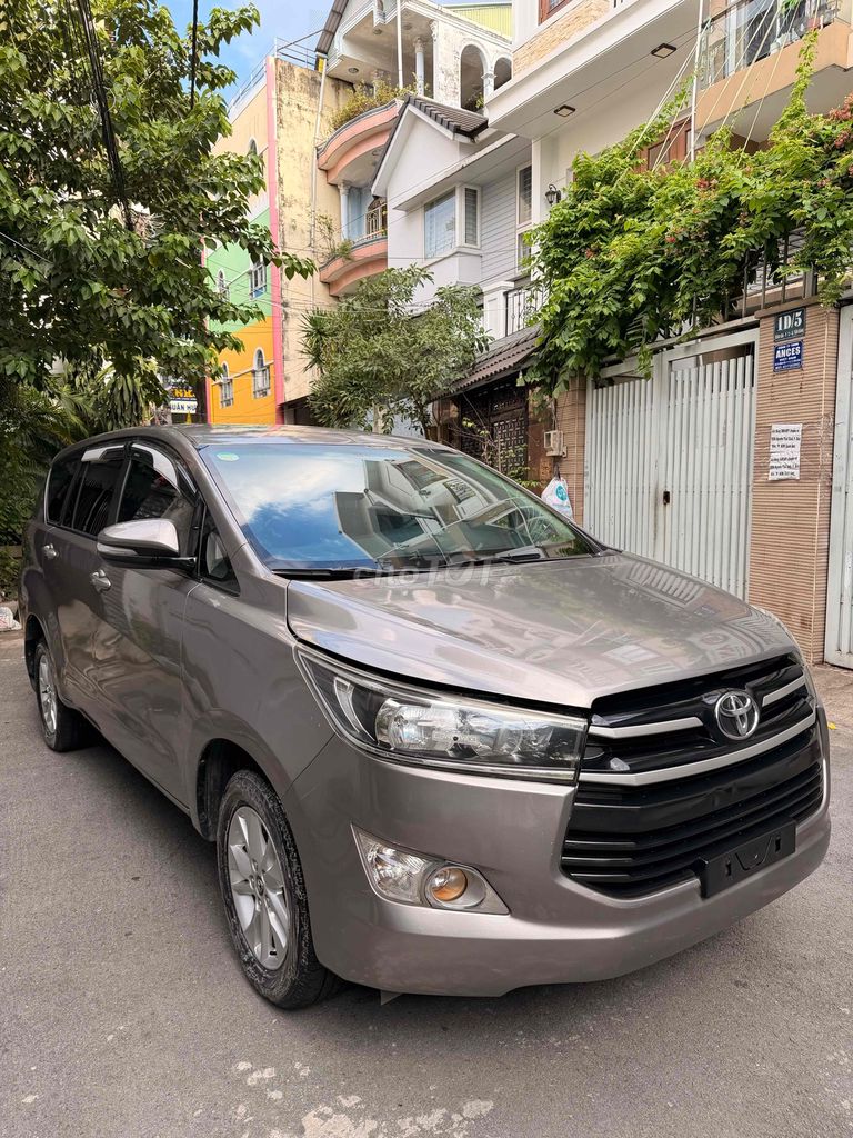 Toyota Innova - ảnh 2