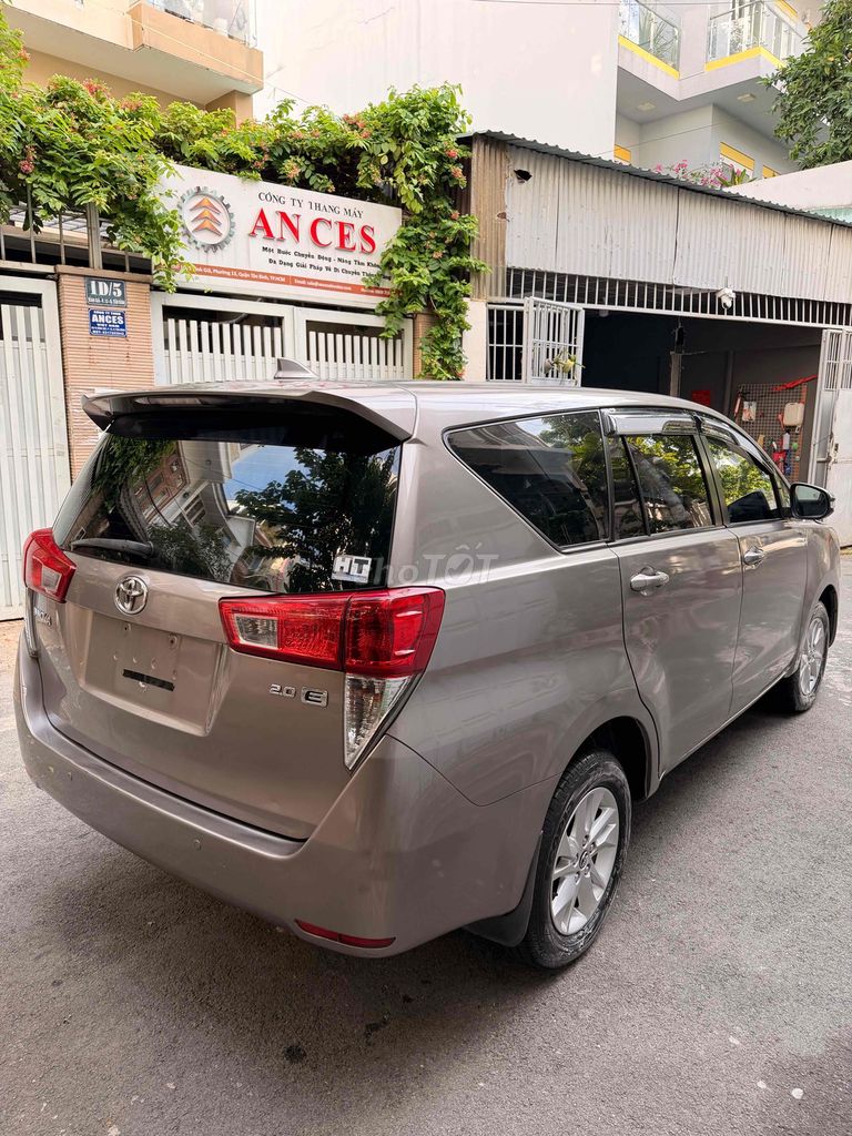 Toyota Innova - ảnh 3