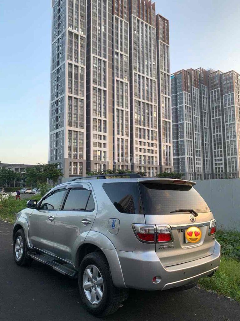 Toyota Fortuner 2009 - ảnh 1