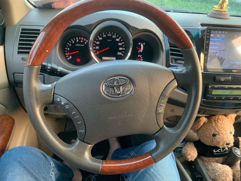 Toyota Fortuner 2009 - ảnh 3