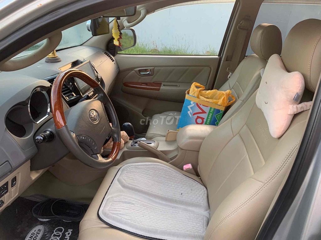 Toyota Fortuner 2009 - ảnh 4