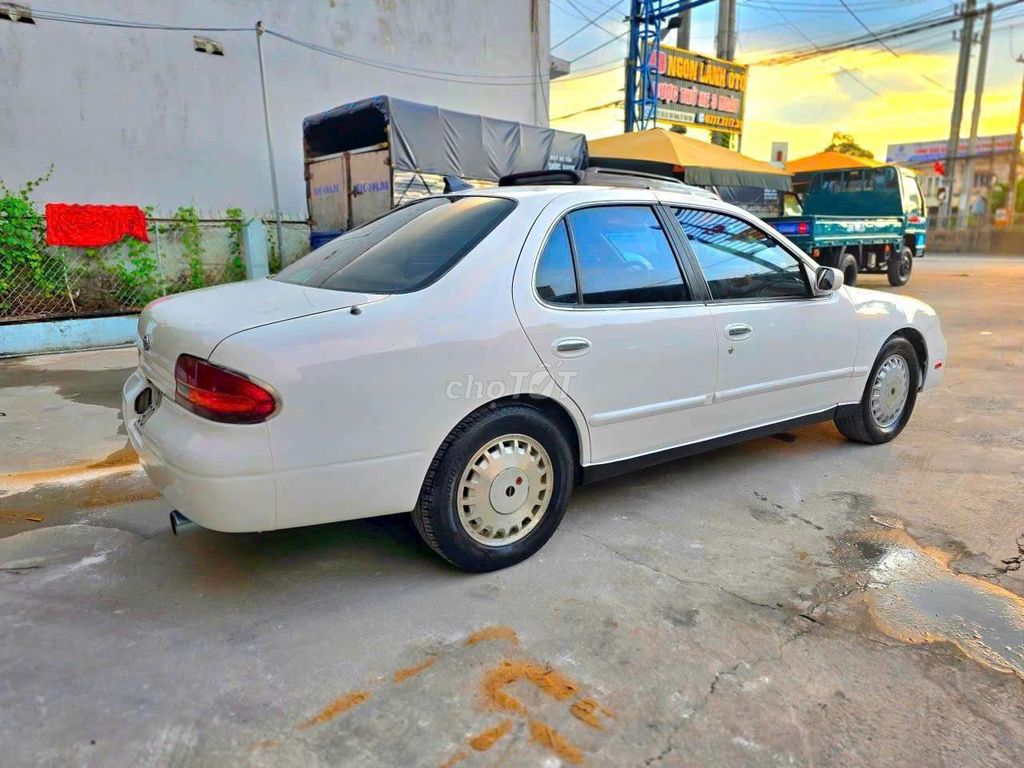 Nissan 1994 - ảnh 1