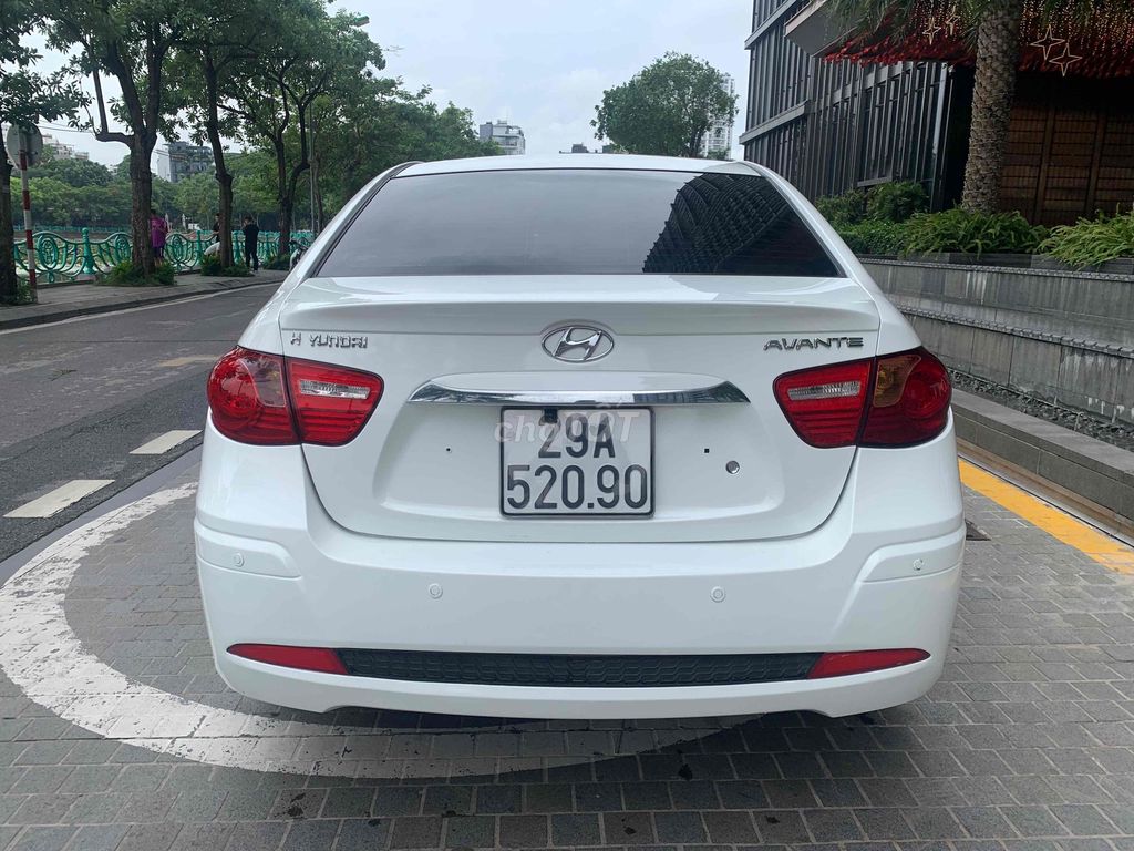 Hyundai Avante 2012 - ảnh 3