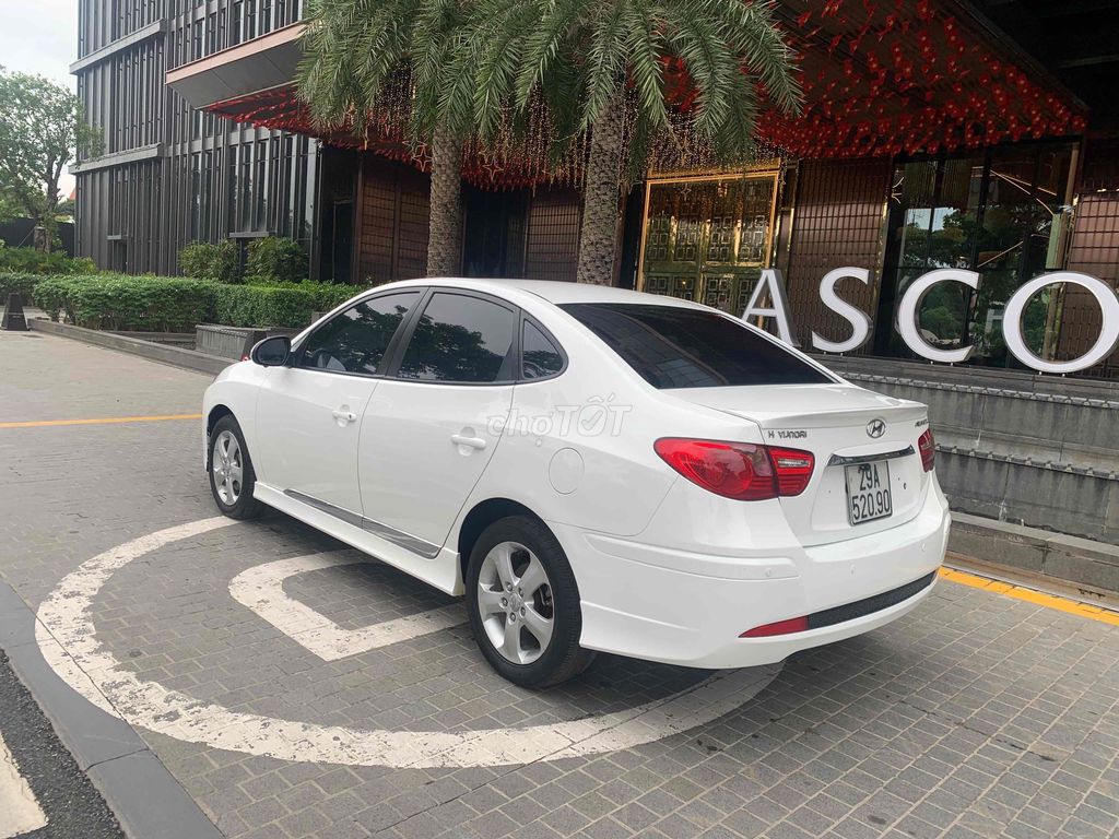 Hyundai Avante 2012 - ảnh 4