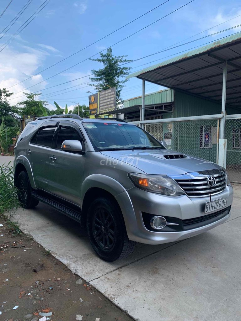 Toyota Fortuner 2015 - ảnh 2