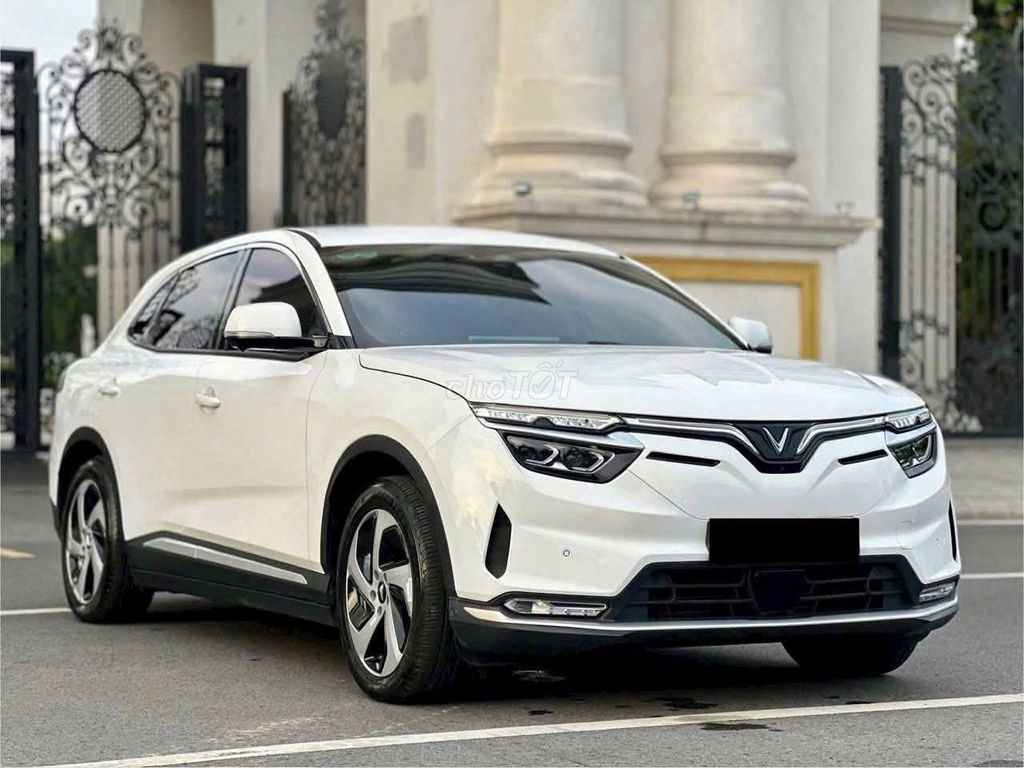 VinFast VF8 - ảnh 2