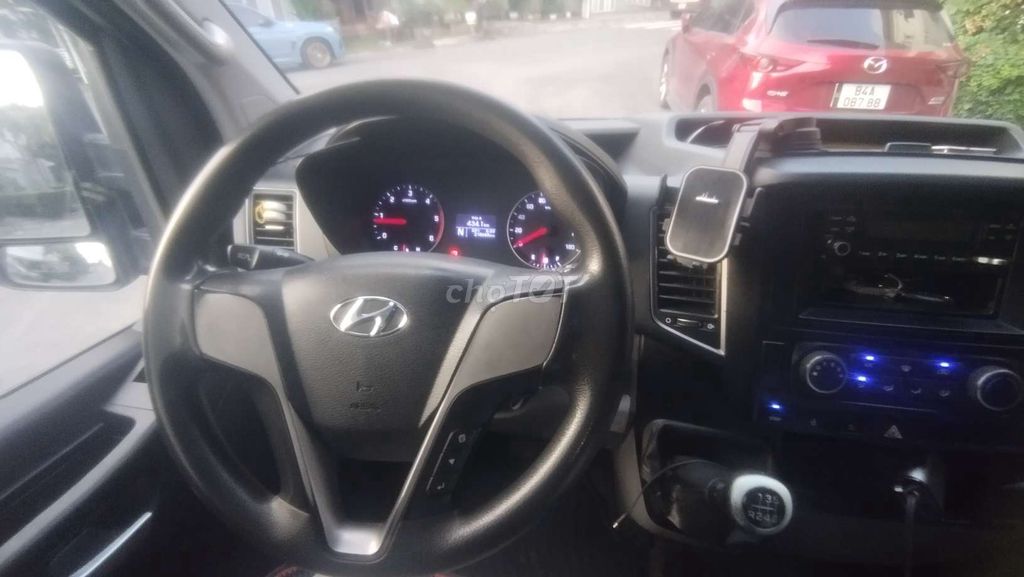 Hyundai Solati - ảnh 4