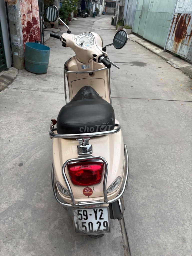 Piaggio Vespa 2011 - ảnh 3