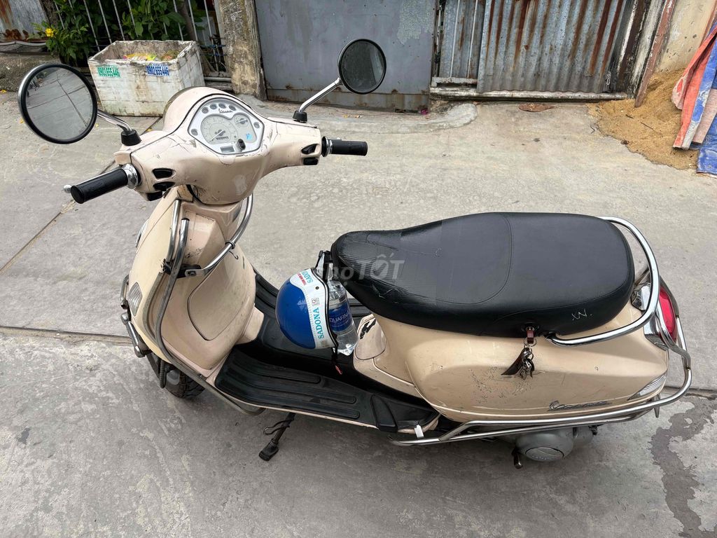 Piaggio Vespa 2011 - ảnh 4
