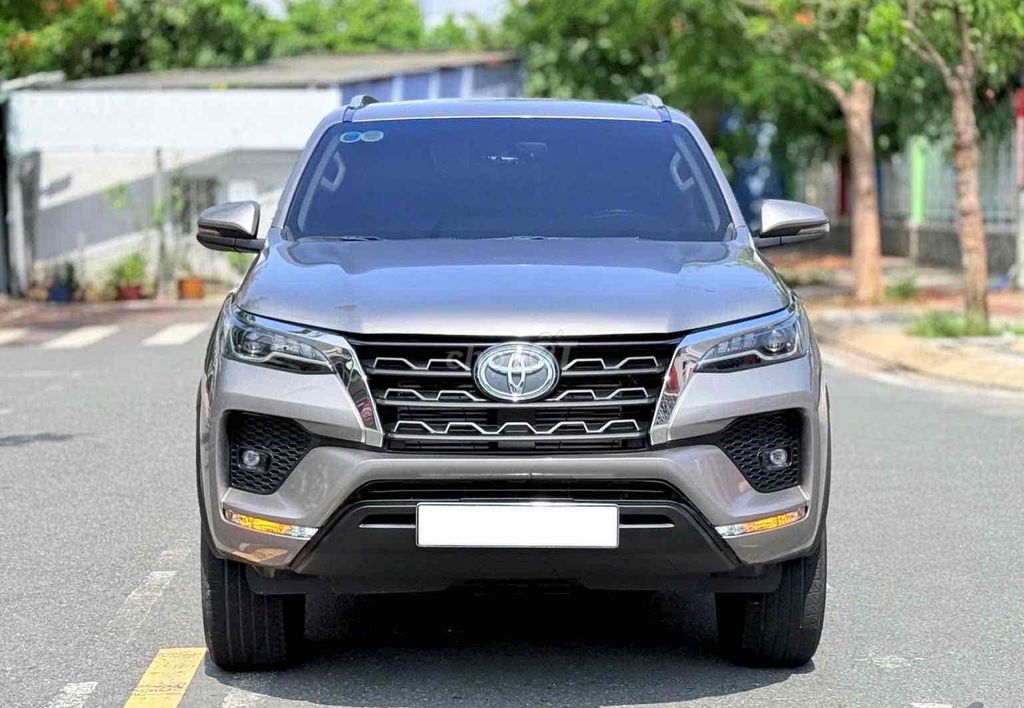 Toyota Fortuner 2021 - ảnh 1