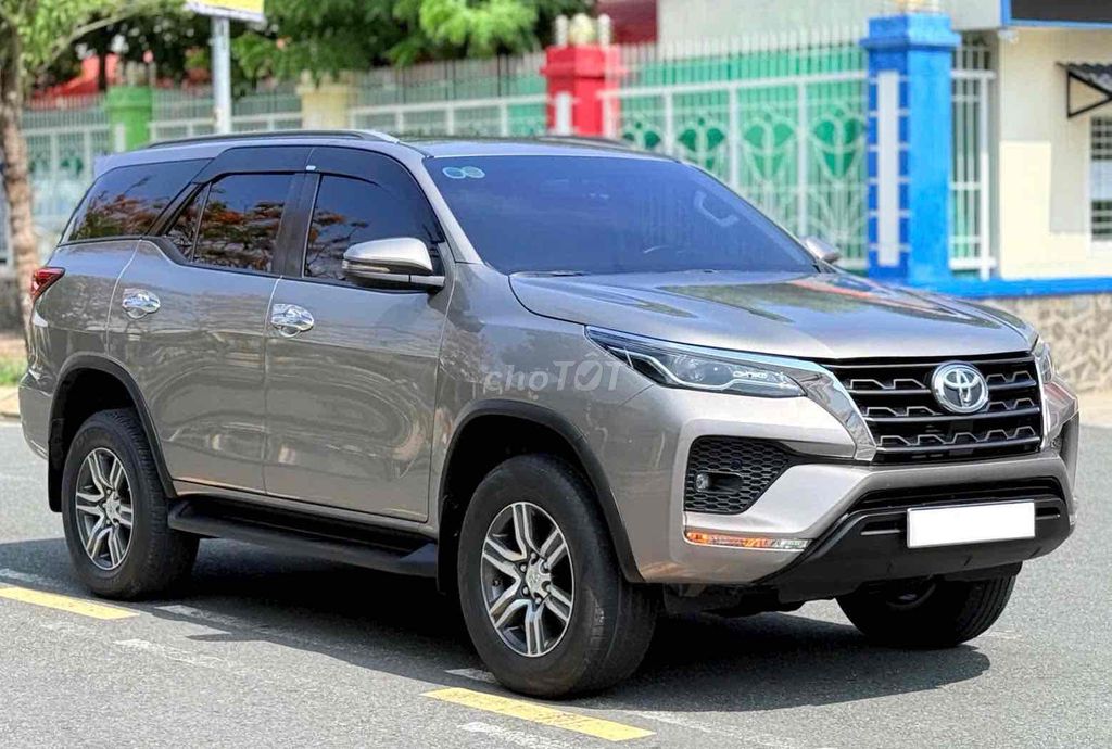 Toyota Fortuner 2021 - ảnh 2