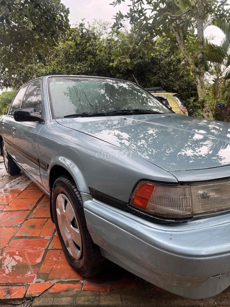 Toyota Camry - ảnh 2