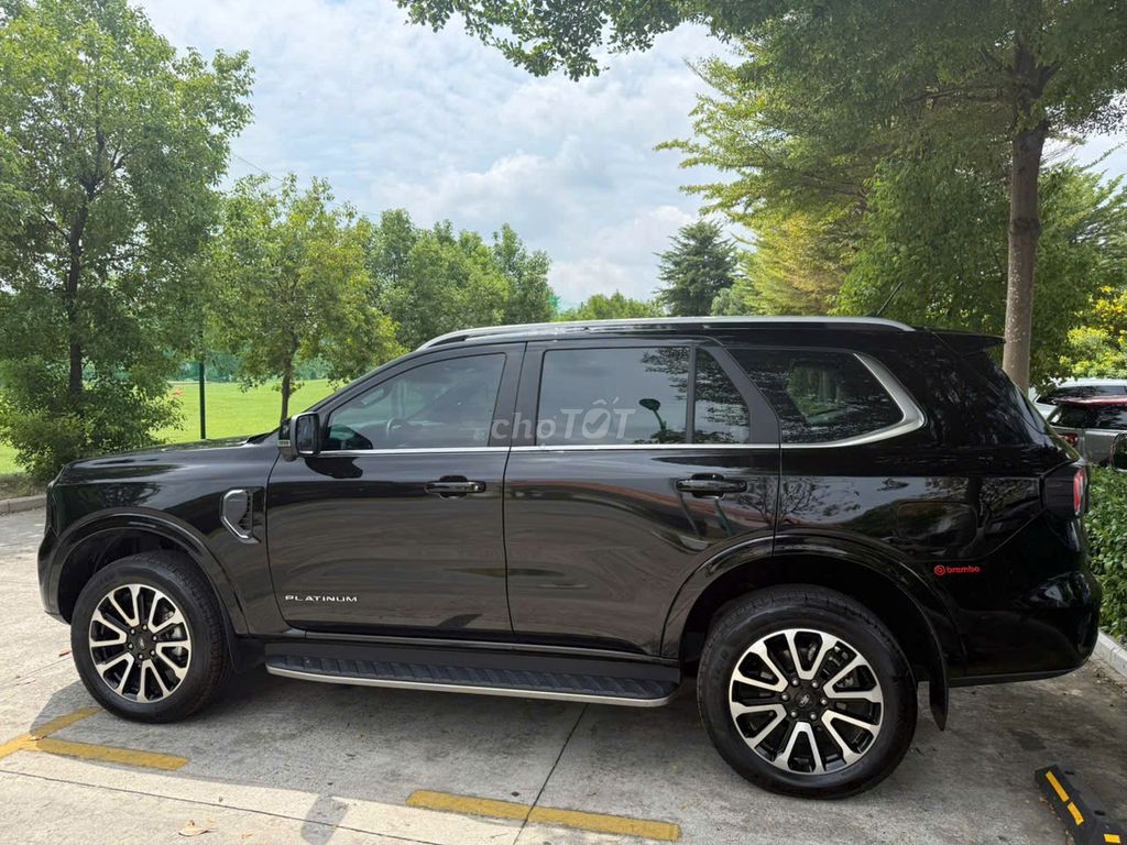 Ford Everest - ảnh 3
