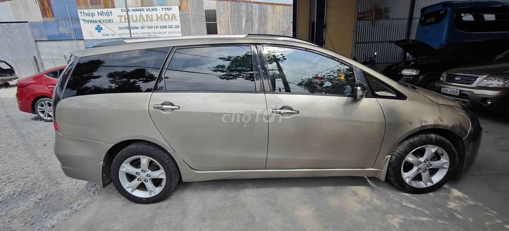 Mitsubishi Grandis 2008 - ảnh 5