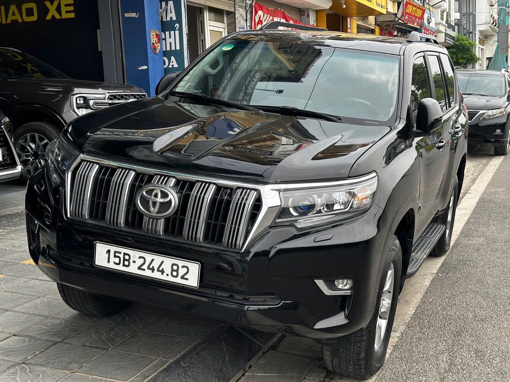 Toyota Land Cruiser Prado 2011 - ảnh 1