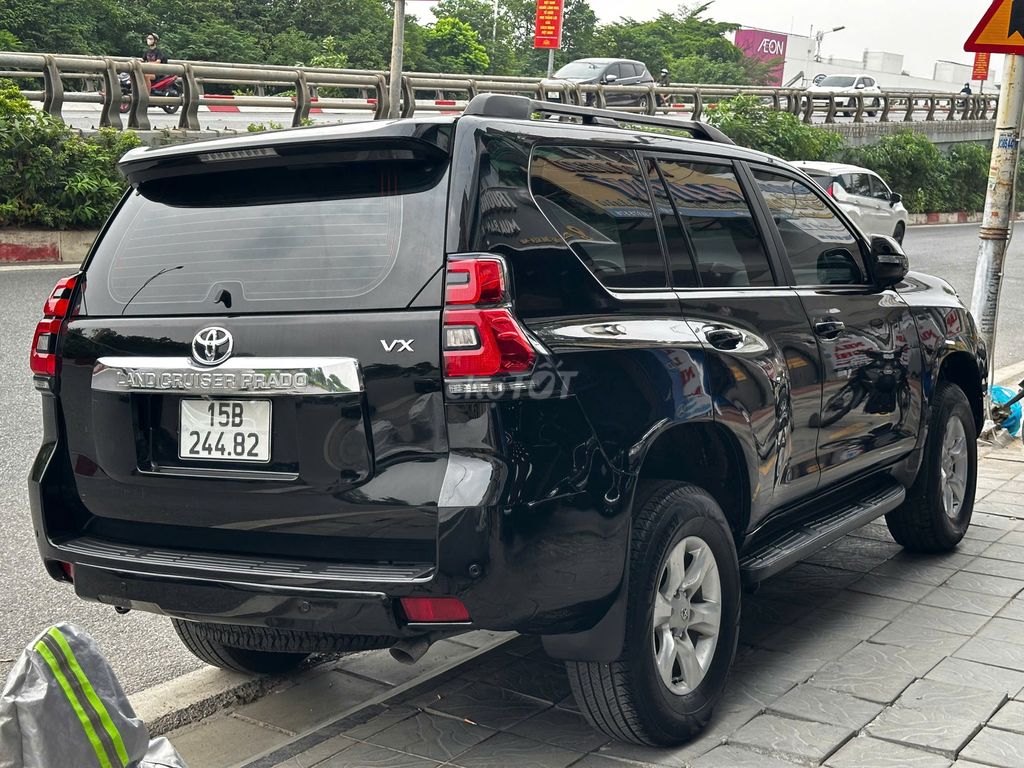 Toyota Land Cruiser Prado 2011 - ảnh 4