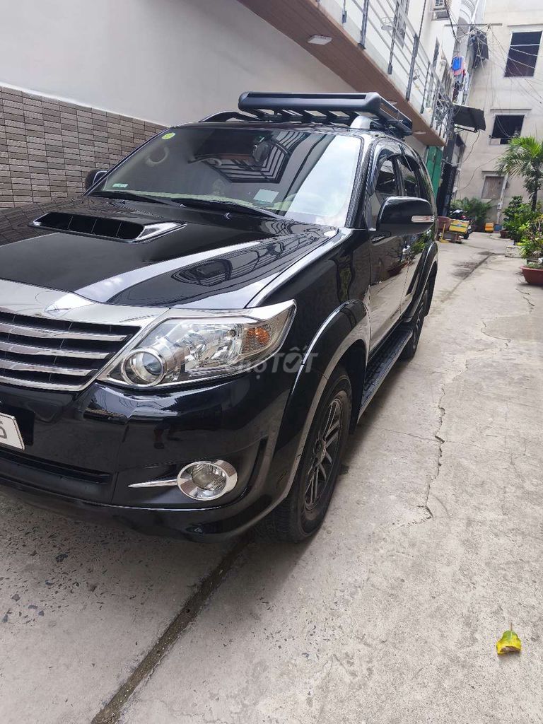 Toyota Fortuner - ảnh 1